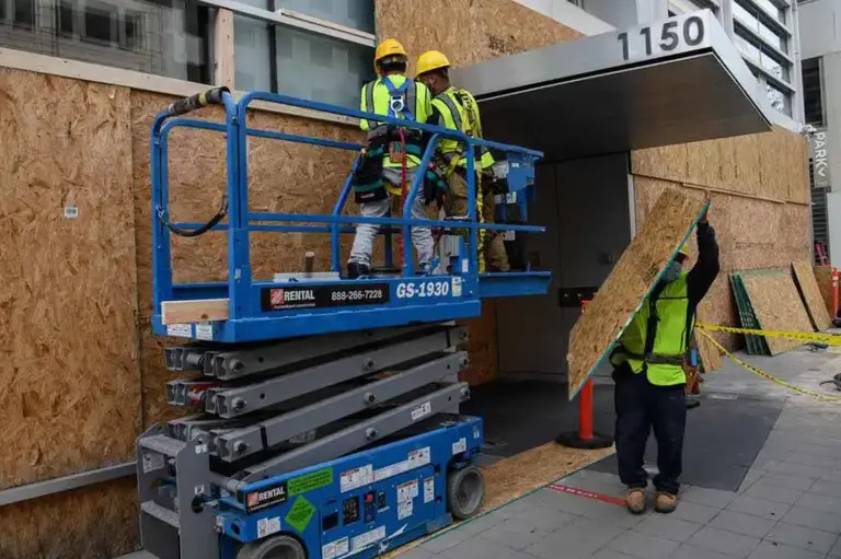 Doors & Window Glass Repair Company commercial emergency board up services - Alexandria, VA