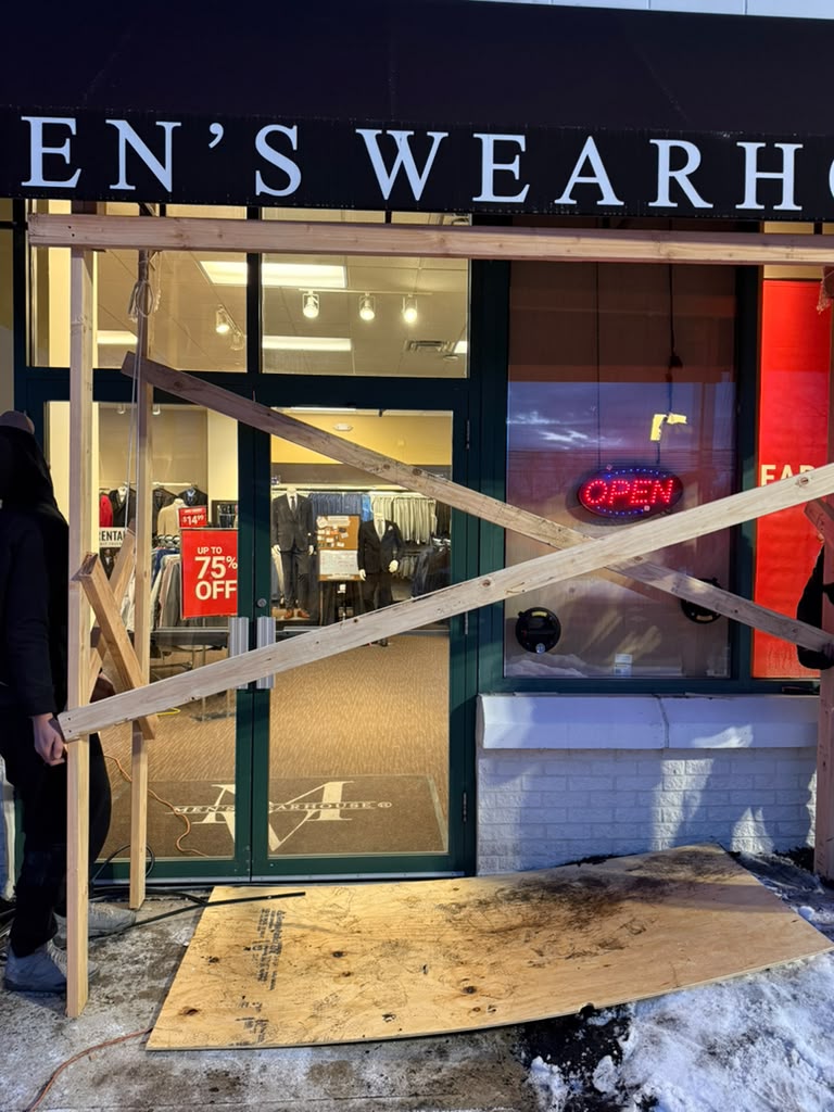 Professional Commercial Glass Repair and Storefront Window Replacement