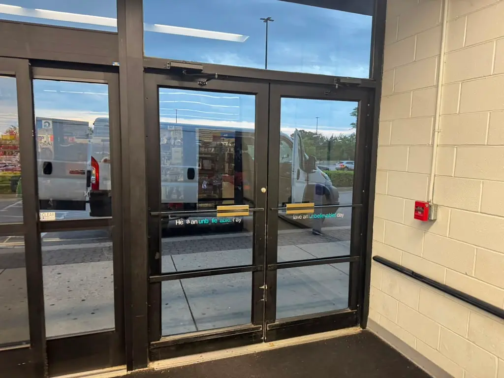 Commercial aluminum glass doors